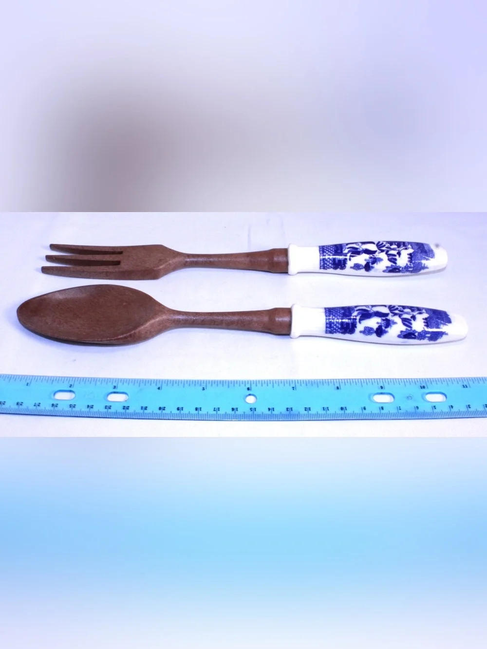 Vintage Mid-Century Modern Blue Willow salad serving set - Fork and Spoon